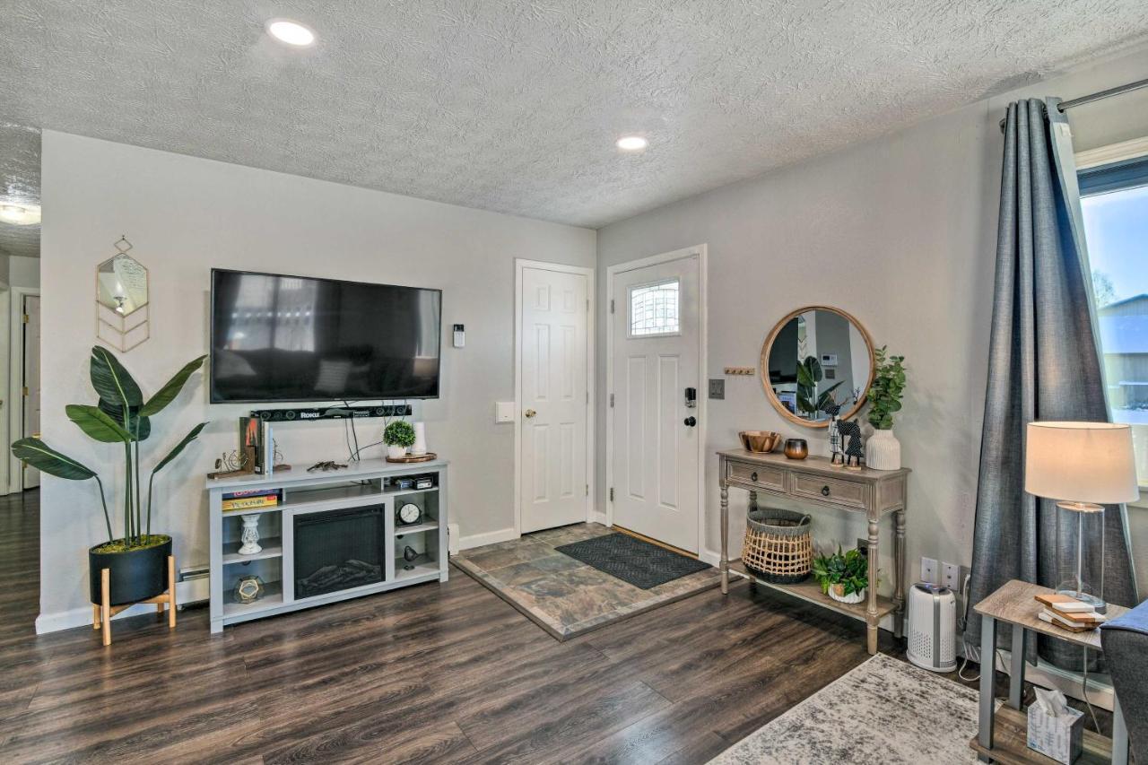 Updated Townhome Near Airport And Shopping! أنكوراج المظهر الخارجي الصورة