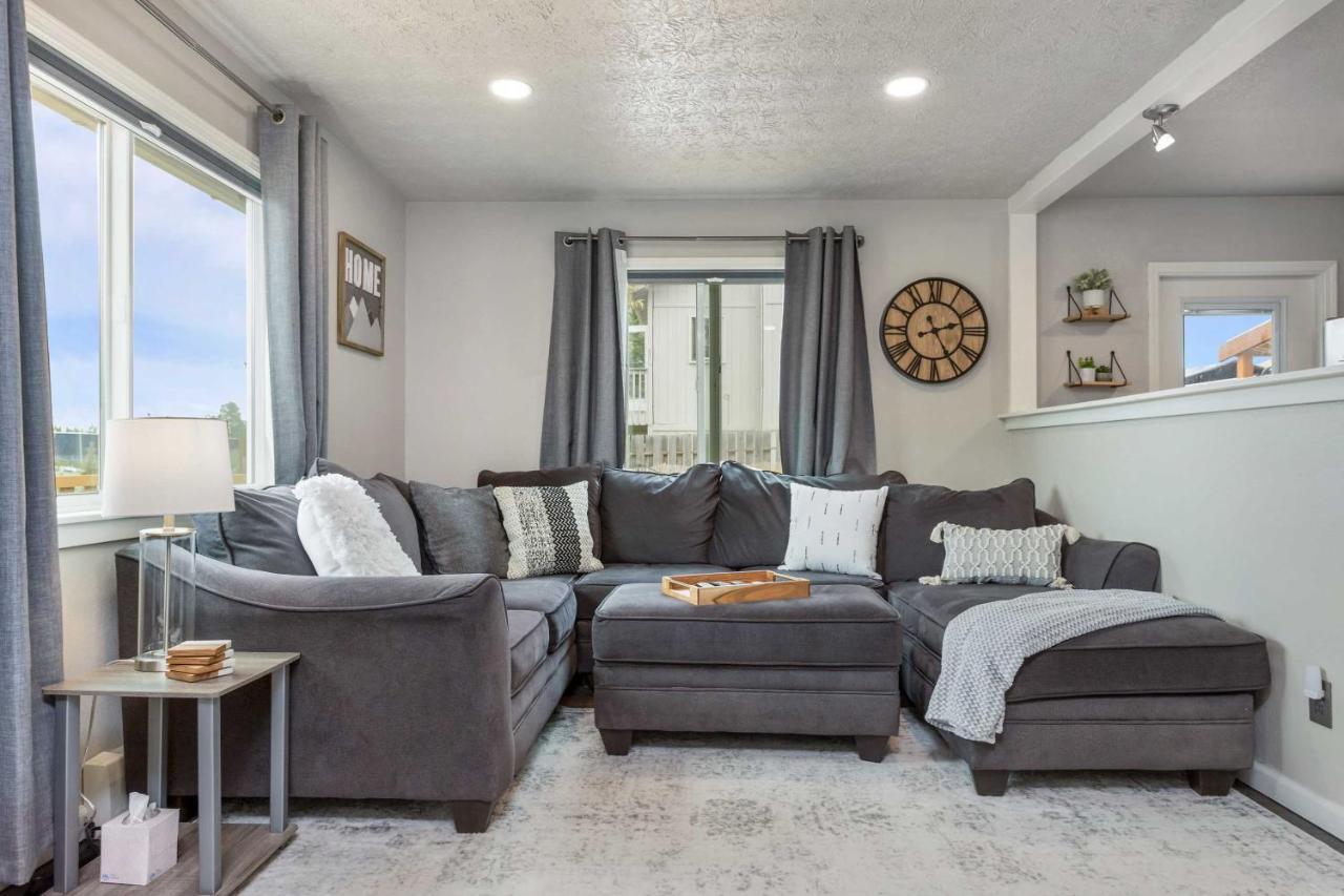 Updated Townhome Near Airport And Shopping! أنكوراج المظهر الخارجي الصورة